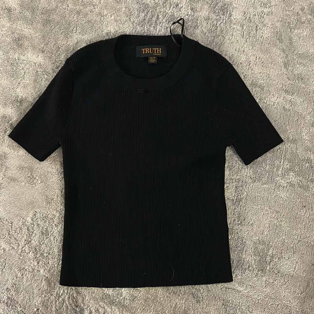 TRUTH BY REPUBLIC BLACK SHORT SLEEVE SWEATER